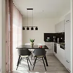 Apartment A14 Familienapartment Mit 2 Bädern&balkon Im Pine Hill